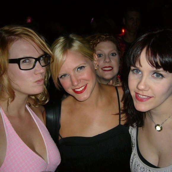 Meet your Posher, Kristy - Picture 4 of 4